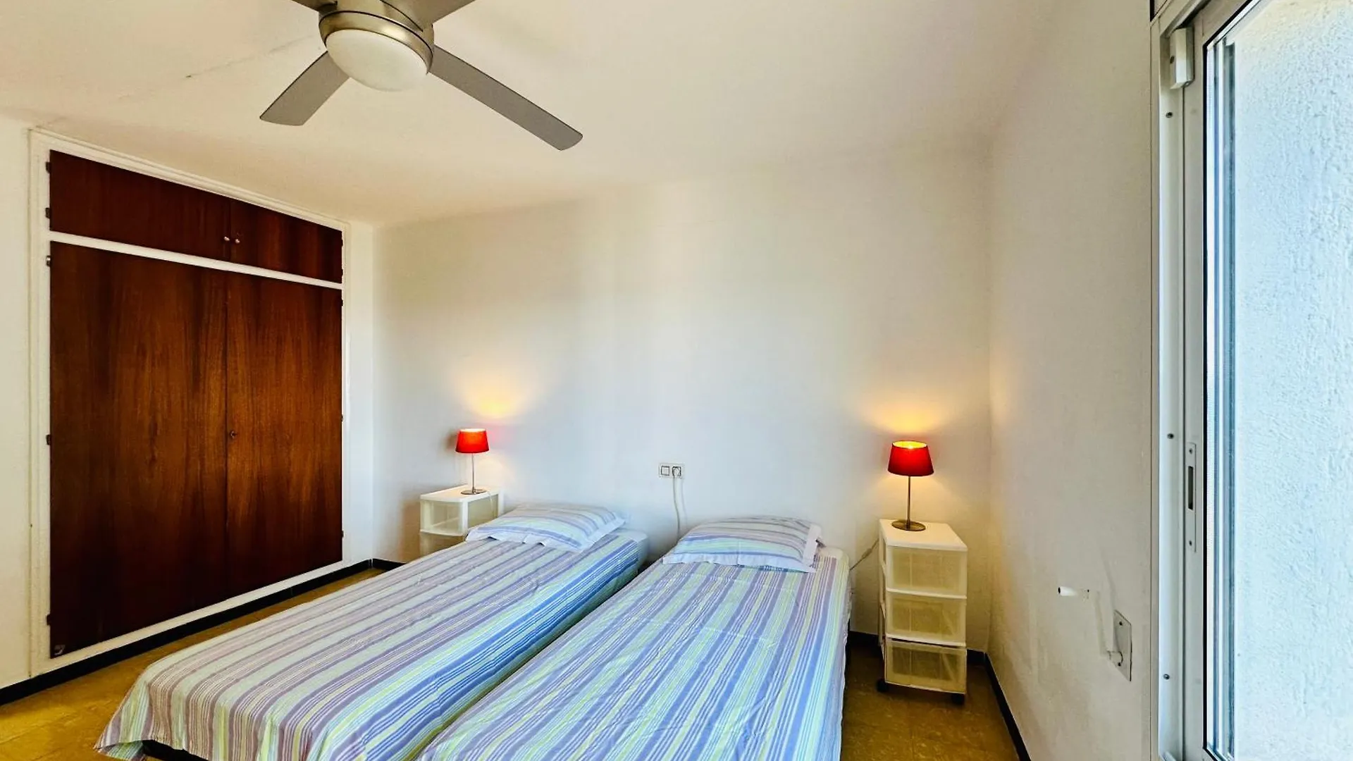 Vela - Apartamento Con Acceso Directo A La Playa Ρόζες